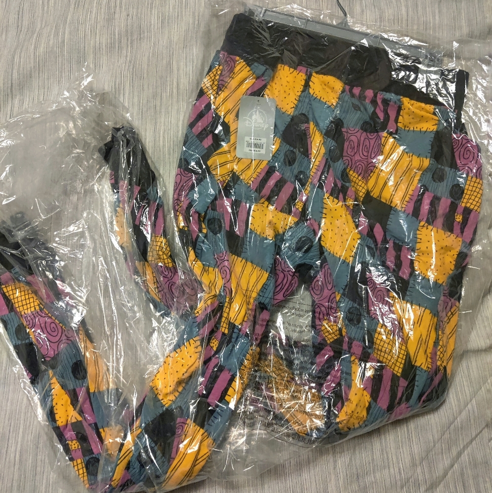 Disney Sandy Claus pants